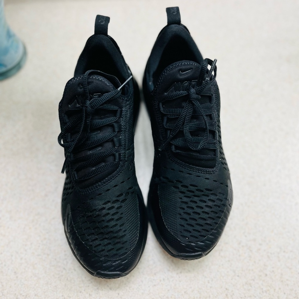 Nike air max 270 size 7 1/2 black